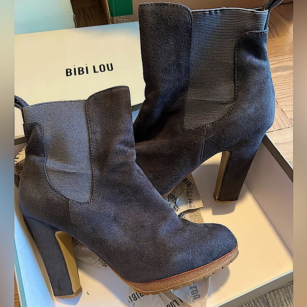 Bibi lou grey suede ankle boots sz 39